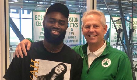 同时出现在 同时出现在