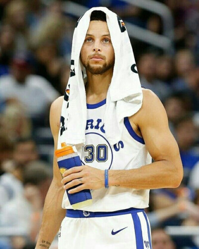 旅途补水更 旅途补水更